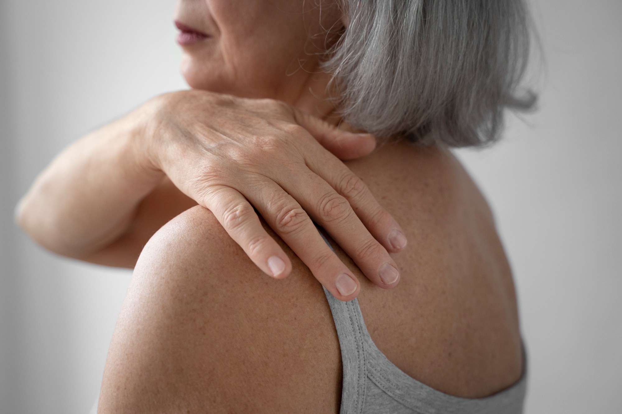 Dia Mundial da Osteoporose (20/10): doença pode evoluir sem sintomas e ter a fratura como primeiro sinal
