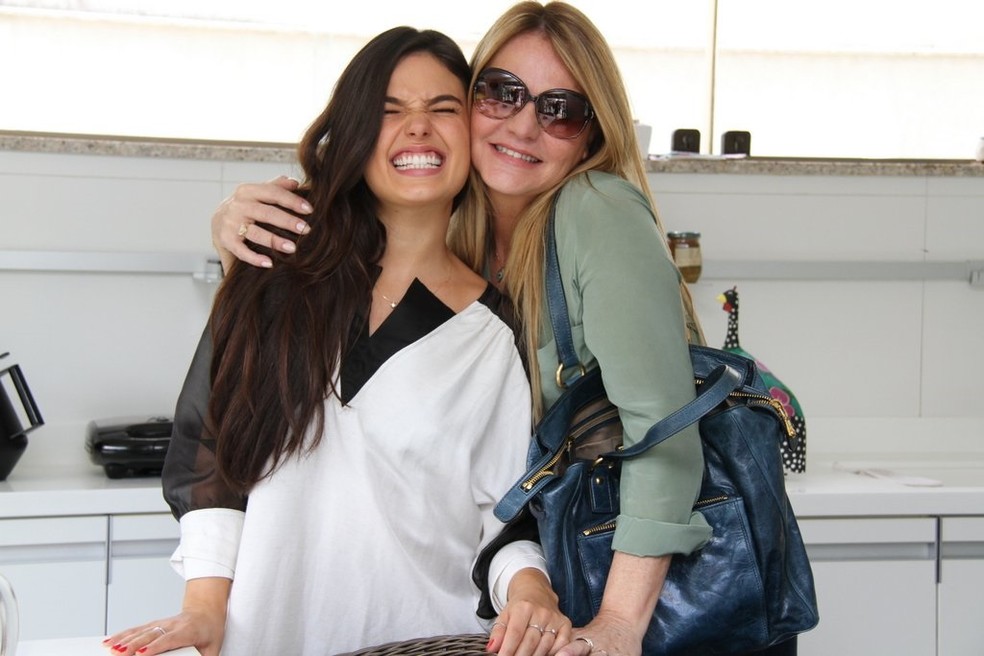 Isis Valverde com a mãe, Rosalba Nable — Foto: Divulgação