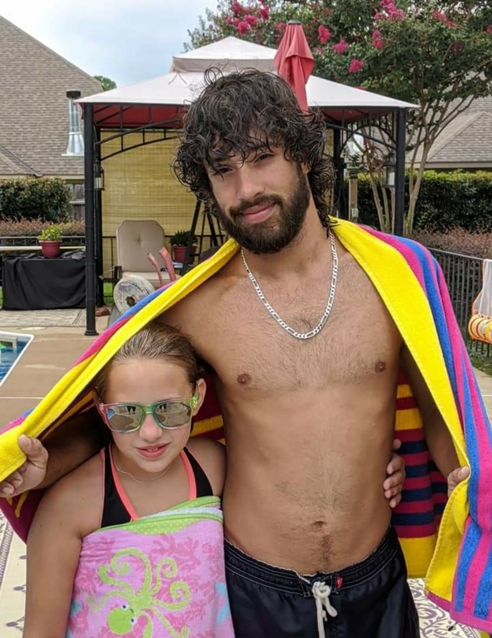 Dakota Posey, neto de Raul Seixas, com a filha — Foto: reprodução/ facebook