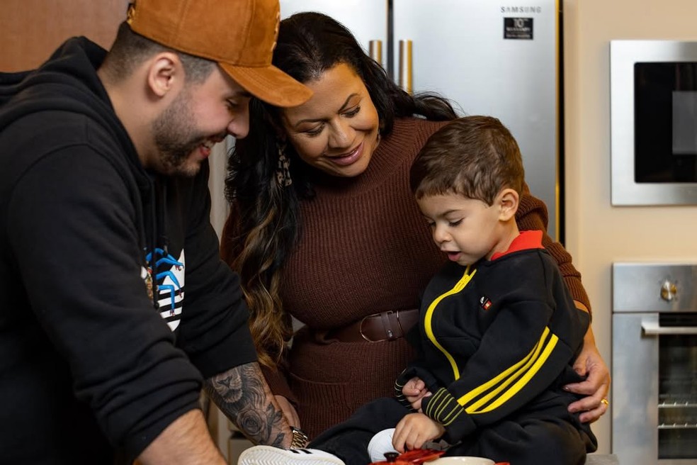 Murilo Huff, Dona Ruth e Lo, filho com Marlia Mendona  Foto: Danilo Marques Contijo/Reproduo/Instagram