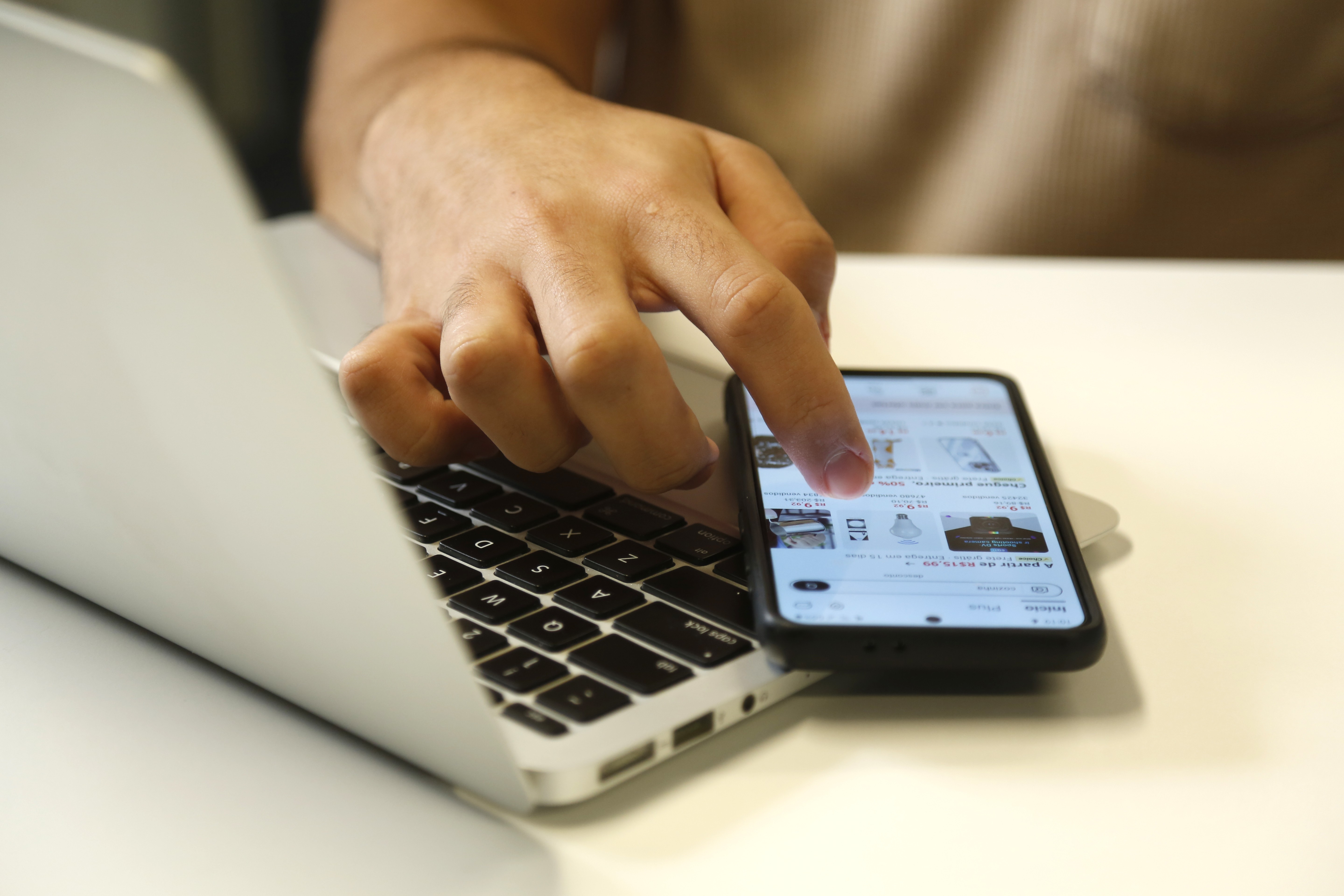 Novo golpe altera QR Code do Pix e desvia dinheiro de compras on-line. Saiba como se proteger