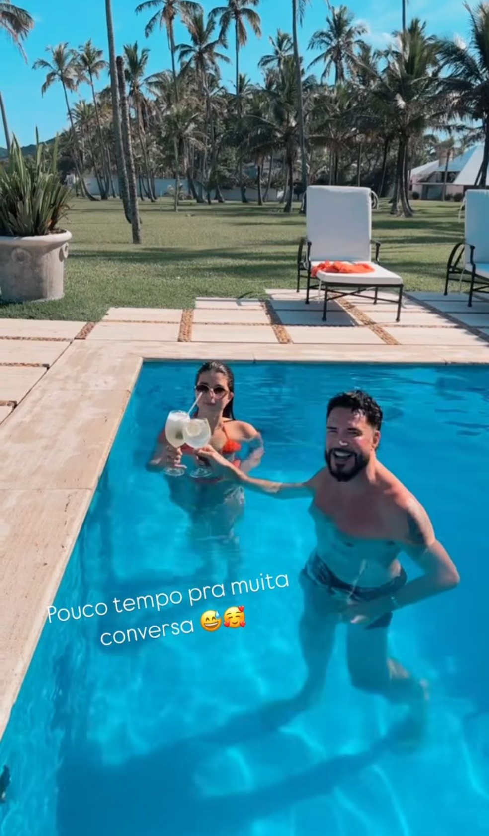 Latino conhece a filha após 16 anos — Foto: Reprodução/Instagram