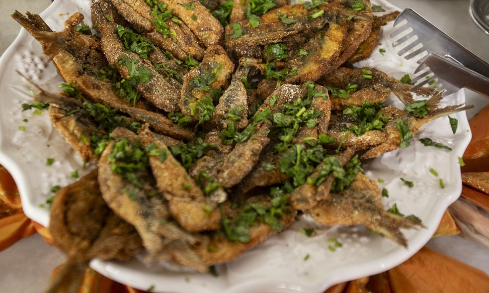 Culinária quilombola é a especialidade — Foto: Alexandre Cassiano