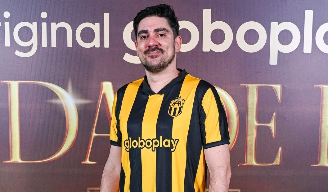 Marcelo Adnet relembra gravação de cena íntima em 