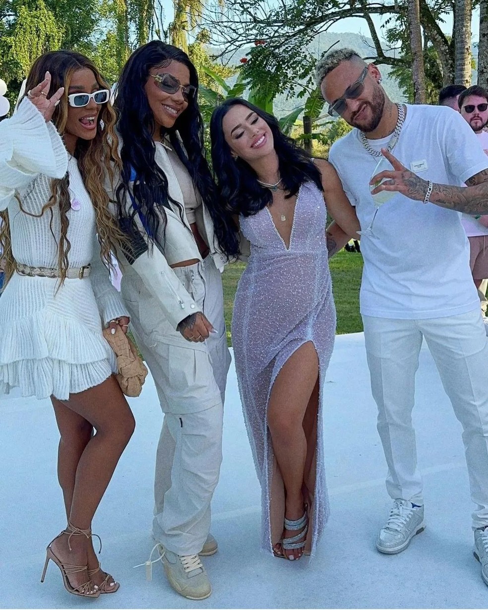 Ludmilla, Brunna, Bruna e Neymar — Foto: Reprodução/instagram