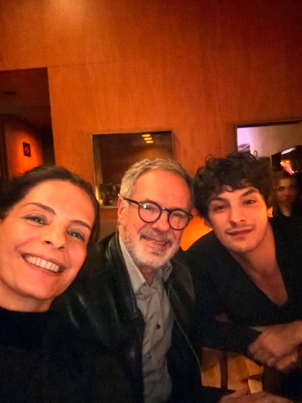 Helena Ranaldi reúne o ex e o atual marido em aniversário do filho
