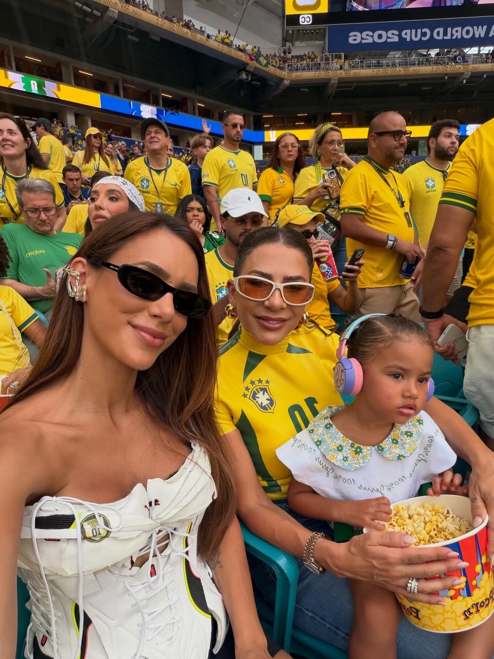 Bruna Biancardi com a 'Neydrasta' e a filha Mavie — Foto: Reprodução/Instagram