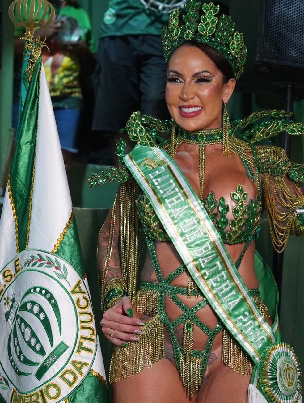 Elisa Sanches deixa tattoo íntima à mostra em coroação do Império da Tijuca — Foto: Império da Tijuca