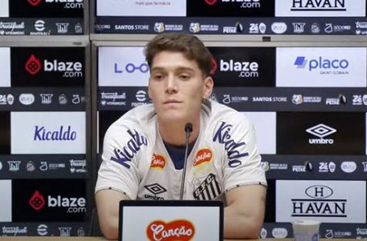 Rollheiser revela que falta de técnico no Botafogo pesou em sua escolha pelo Santos: 'É contraproducente para o jogador' - Portais