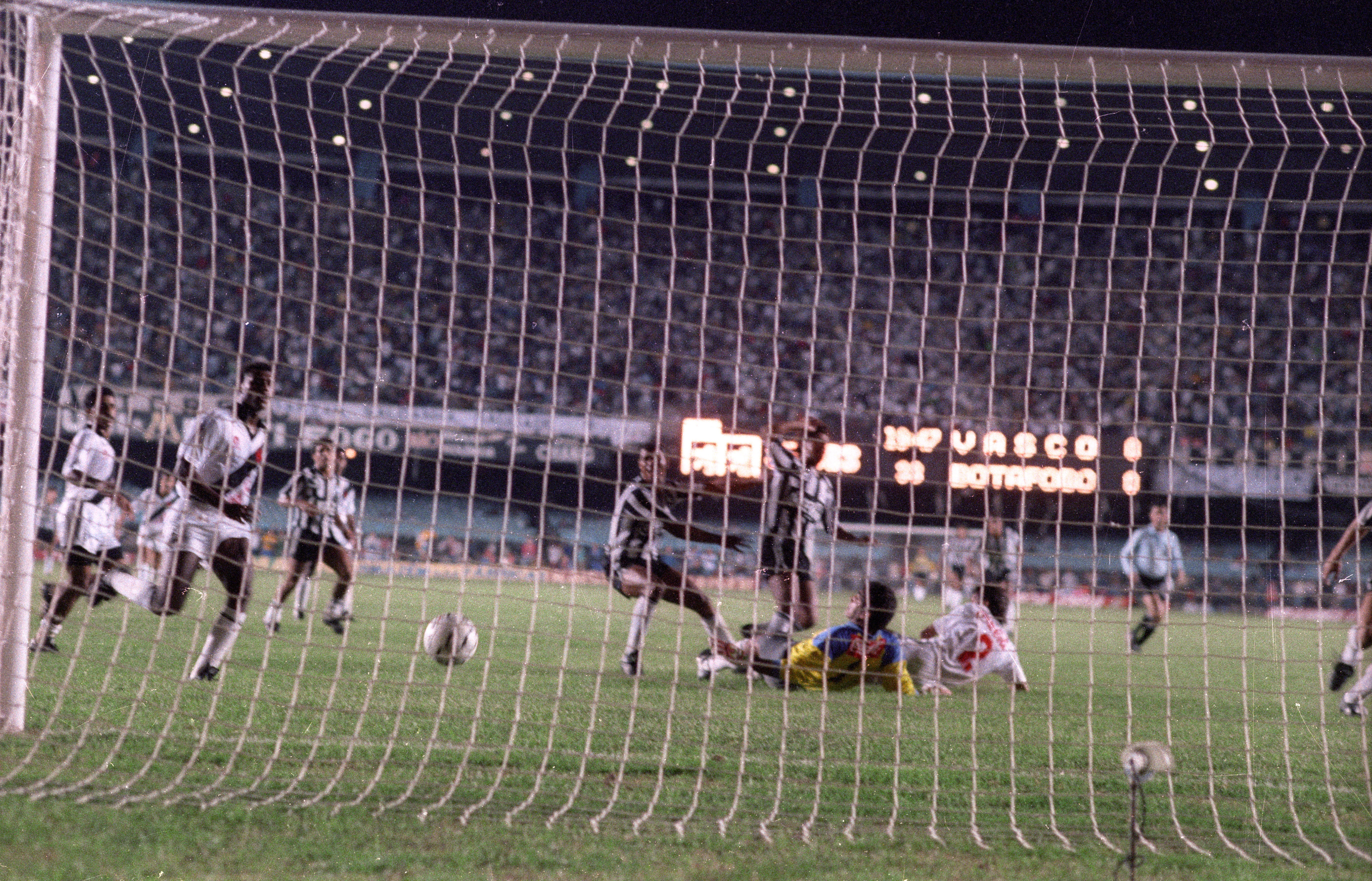 Morre Carlos Alberto Dias, autor do gol do título carioca do Botafogo em 1990, aos 59 anos