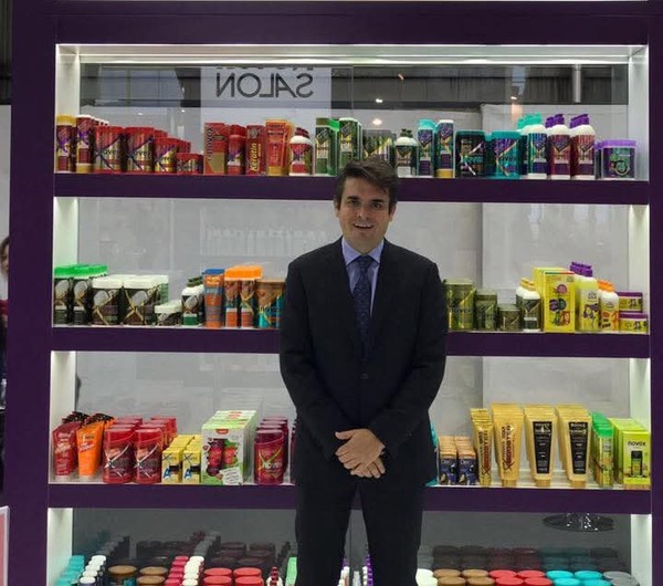 Jomar Beltrame, o novo "Seu Embelleze" — Foto: rep/ Facebook