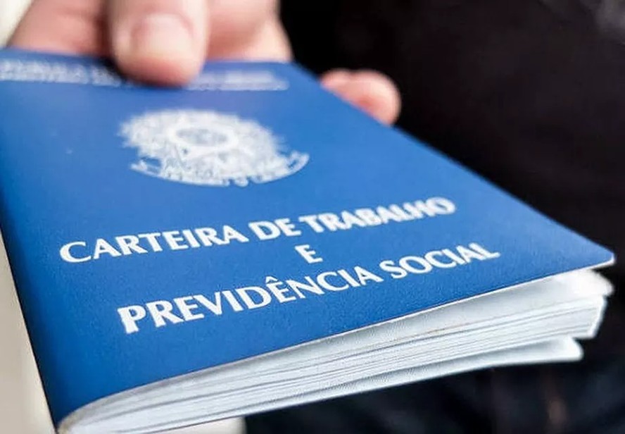 A modalidade é voltada para os trabalhadores formais com carteira assinada regidos pela CLT, incluindo empregados domésticos, rurais e assalariados MEIs