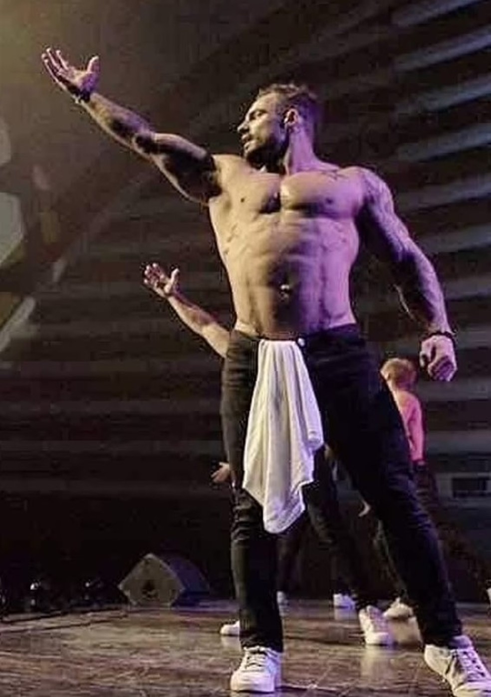 Ashley Edelman trabalhando como stripper &mdash; Foto: Reprodu&ccedil;&atilde;o/Instagram