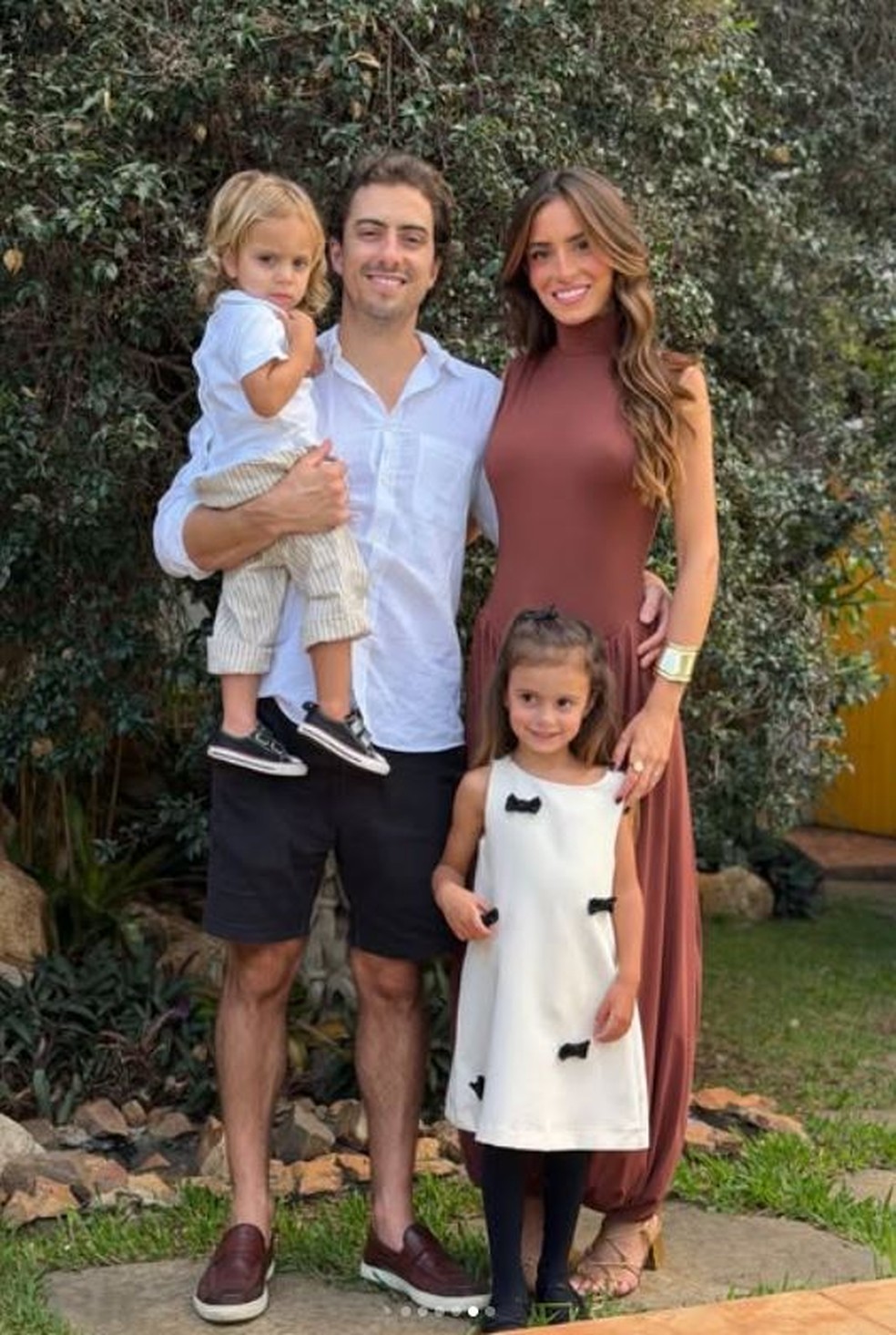 Aninha N&oacute;brega, Gabriel e os filhos &mdash; Foto: rep/ instagram