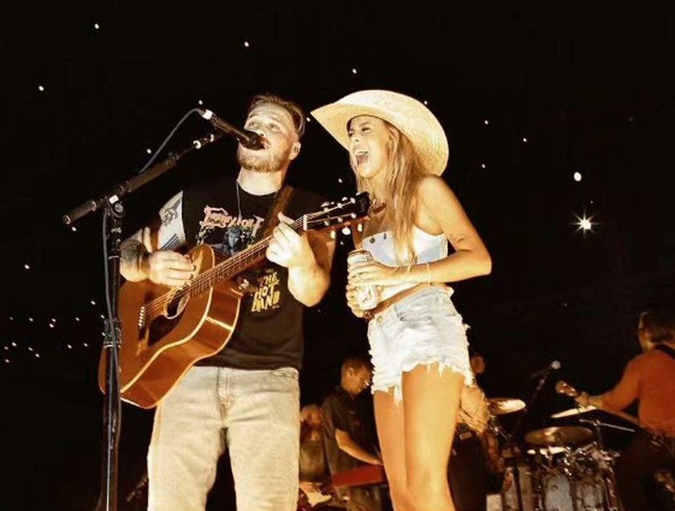 Hailey Welch canta com o astro do country Zach Bryan para 80 mil pessoas &mdash; Foto: Reprodu&ccedil;&atilde;o/Instagram