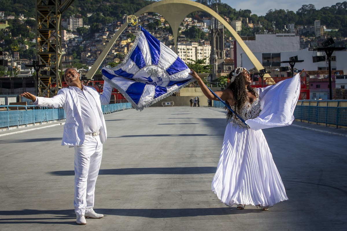 Selminha Sorriso e Claudinho celebram três décadas de bailado no