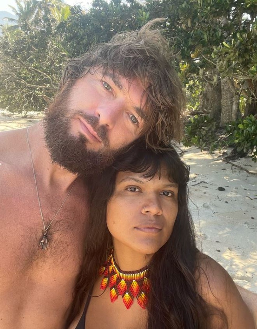 Gareth Jones, ex de Gaby Amarantos, e Rayssa Cardoso — Foto: rep/ instagram