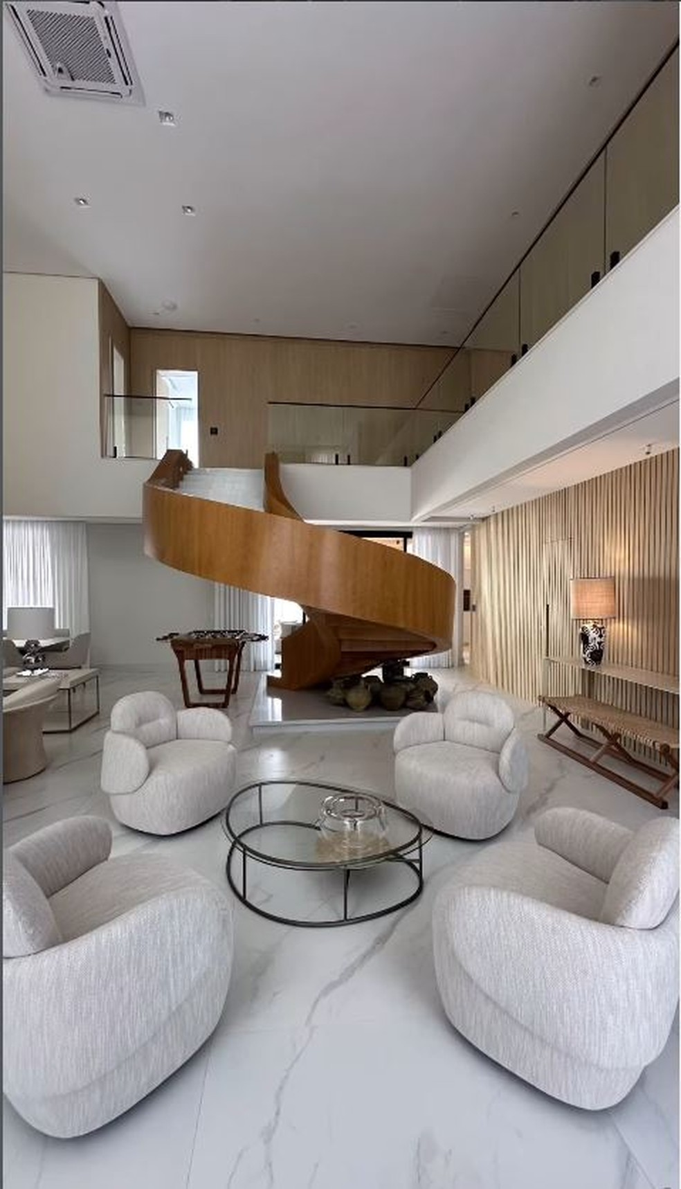 Lucas Paquetá constrói mansão para os pais — Foto: Studio Lucio Nocito/ instagram