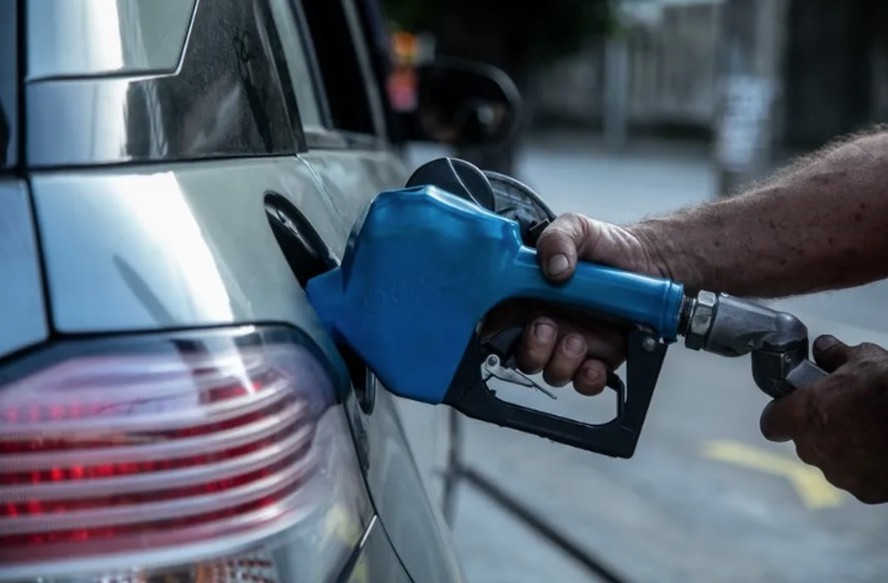 Petrobras diz que aumento do diesel seria de R$ 0,70 por litro se não fosse pacote do governo