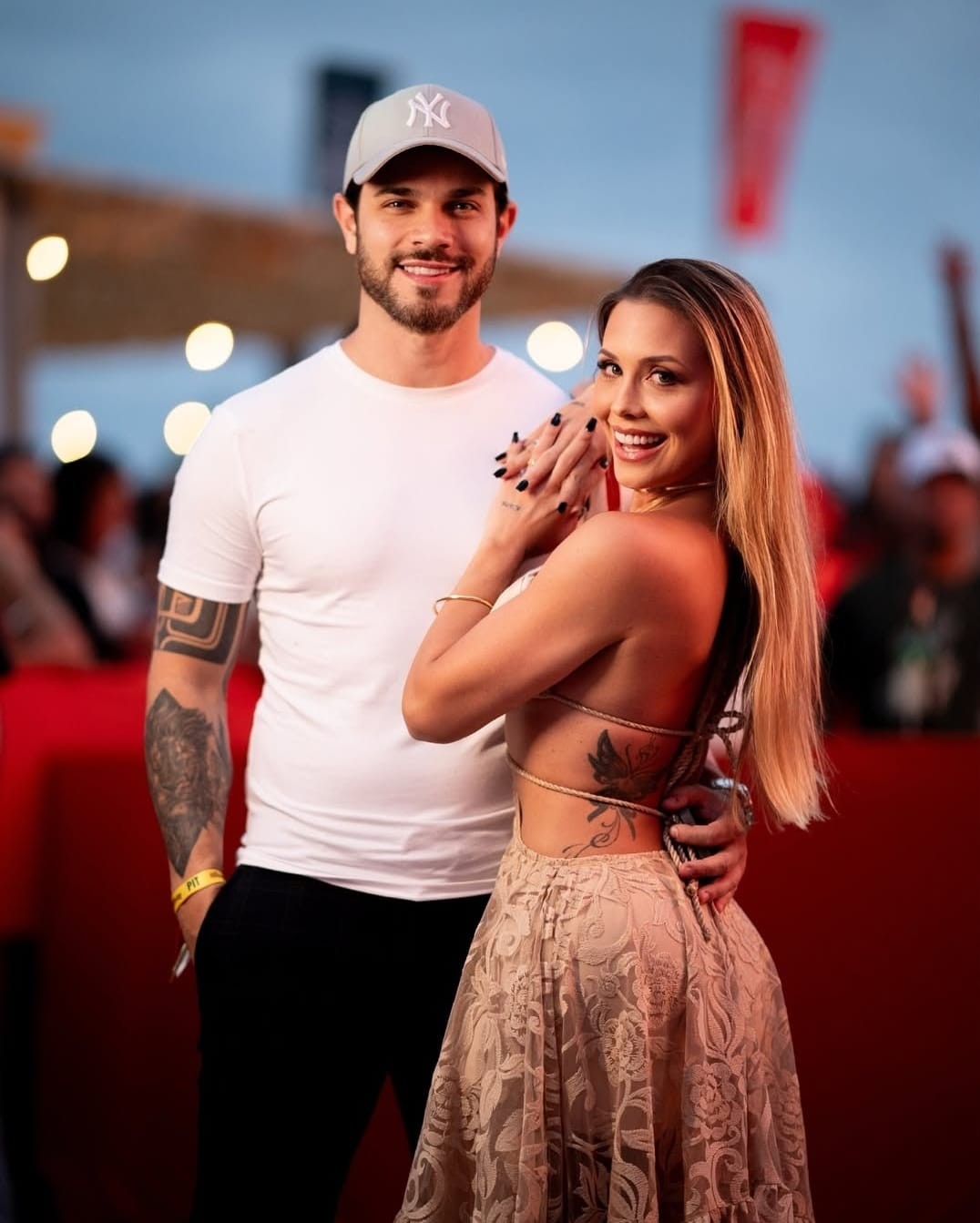 Felipe Becari e Thais Guisso &mdash; Foto: rep/ instagram