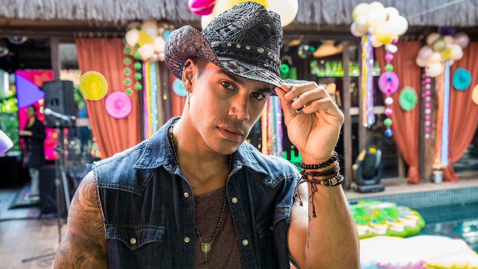 Jefinho (Micael Borges), em 'Fuzuê' — Foto: Fábio Rocha/ Rede Globo/ Divulgação