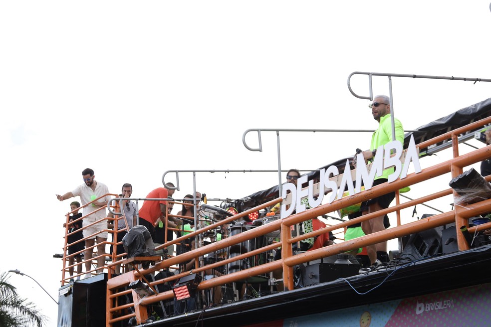 Matteus Amaral curtindo seu primeiro bloco de carnaval em Belo Horizonte — Foto: Fernando Alves