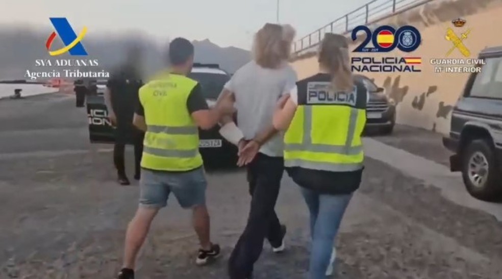 Traficante preso em opera&ccedil;&atilde;o policial nos arredores de Tenerife &mdash; Foto: Reprodu&ccedil;&atilde;o/Guardia Civil de Espa&ntilde;a