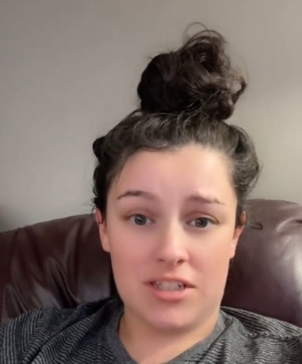 Ash causou polêmica ao afirmar não exigir que filhos façam o dever de casa e estudem para provas: 'Não é o meu trabalho' — Foto: Reprodução/TikTok