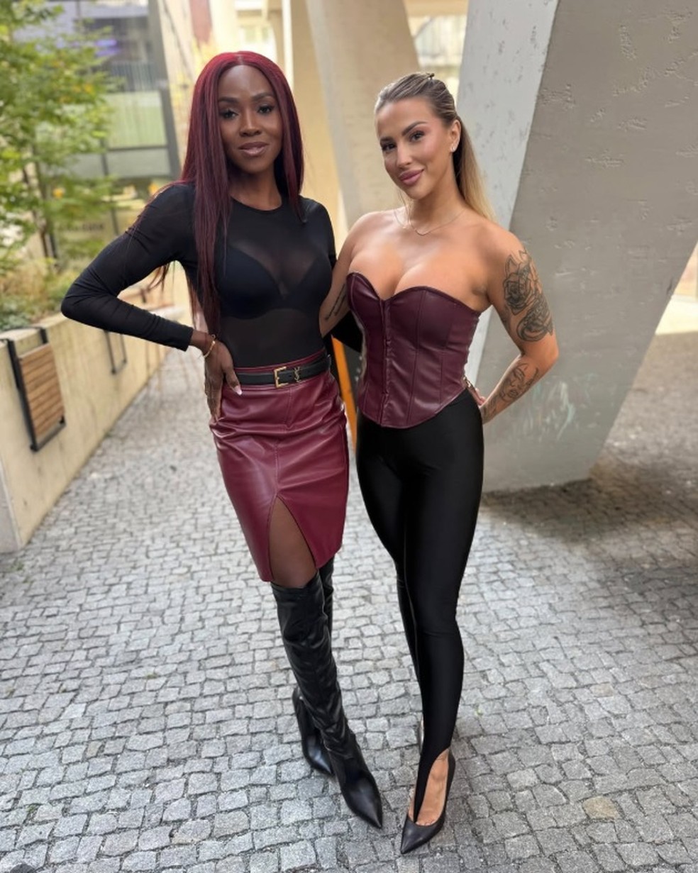 Joy (à esquerda) e Sabina, duas Viagem Girls — Foto: Reprodução/Instagram