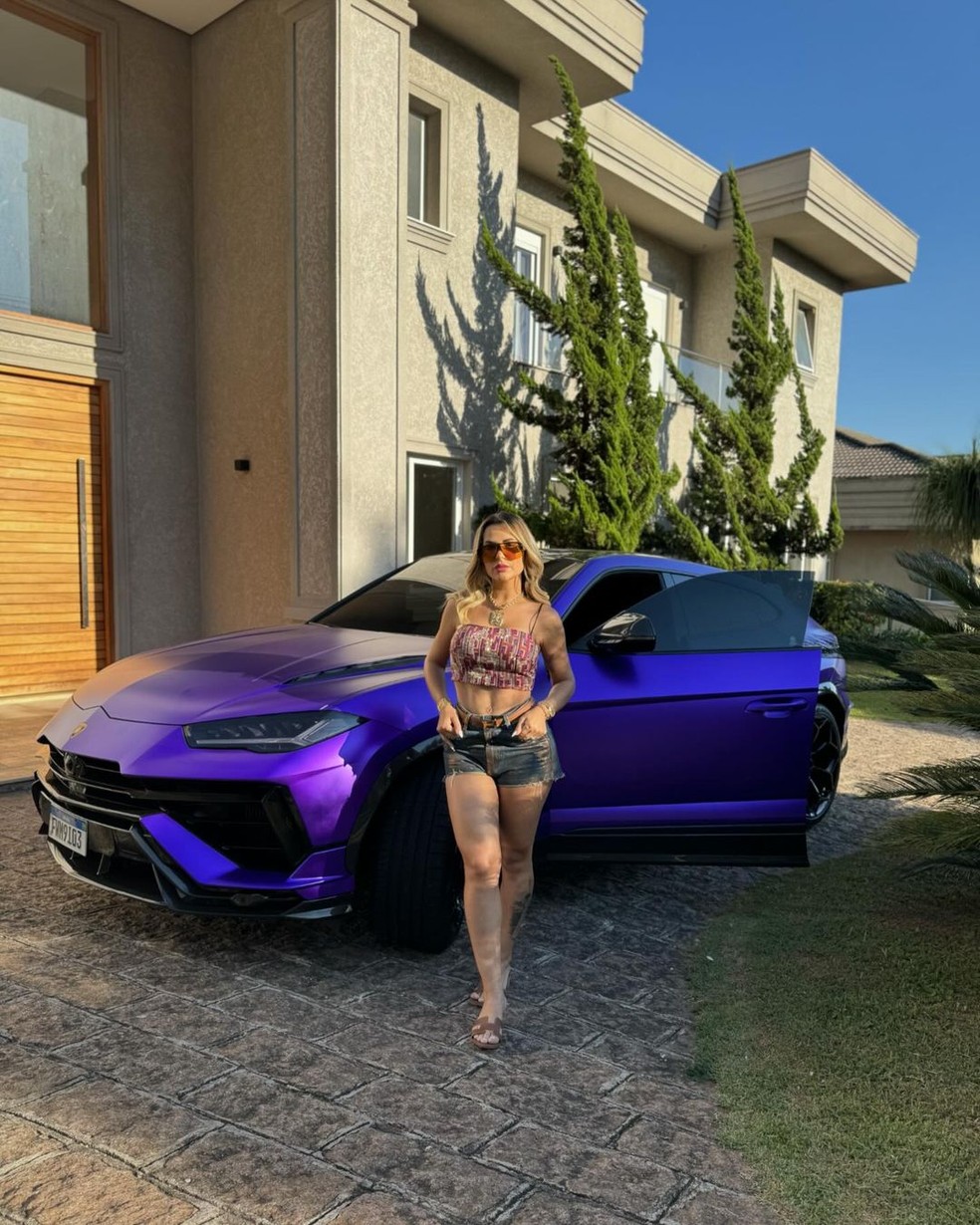 Deolane tem um Lamborghini Urus S — Foto: Reprodução/Instagram