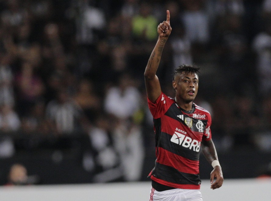 Bruno Henrique comemora seu gol contra o Botafogo, em partida válida pelo Campeonato Brasileiro de 2023
