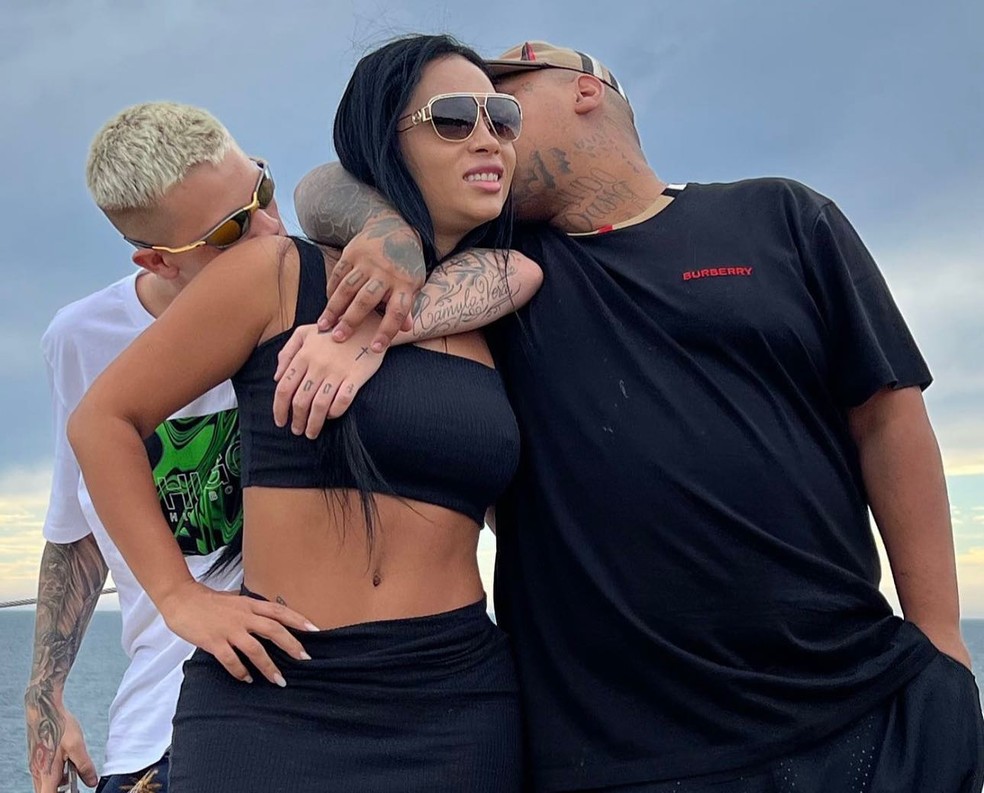 Myla Santana com os filhos Mateus e Rian — Foto: reprodução/ instagram