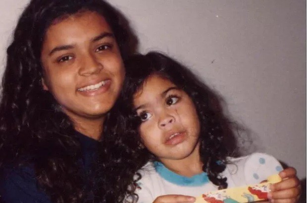 Foto antiga de Preta Gil com sua irmã Bela Gil — Foto: Reprodução / Instagram