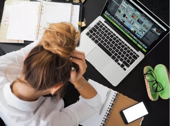 Lei fortalece prevenção e cuidado do burnout entre servidores do Estado do Rio