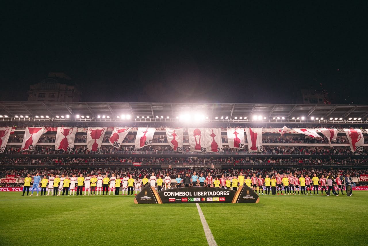Flamengo empata com Estudiantes na Argentina e fica a uma vitória da final da Libertadores