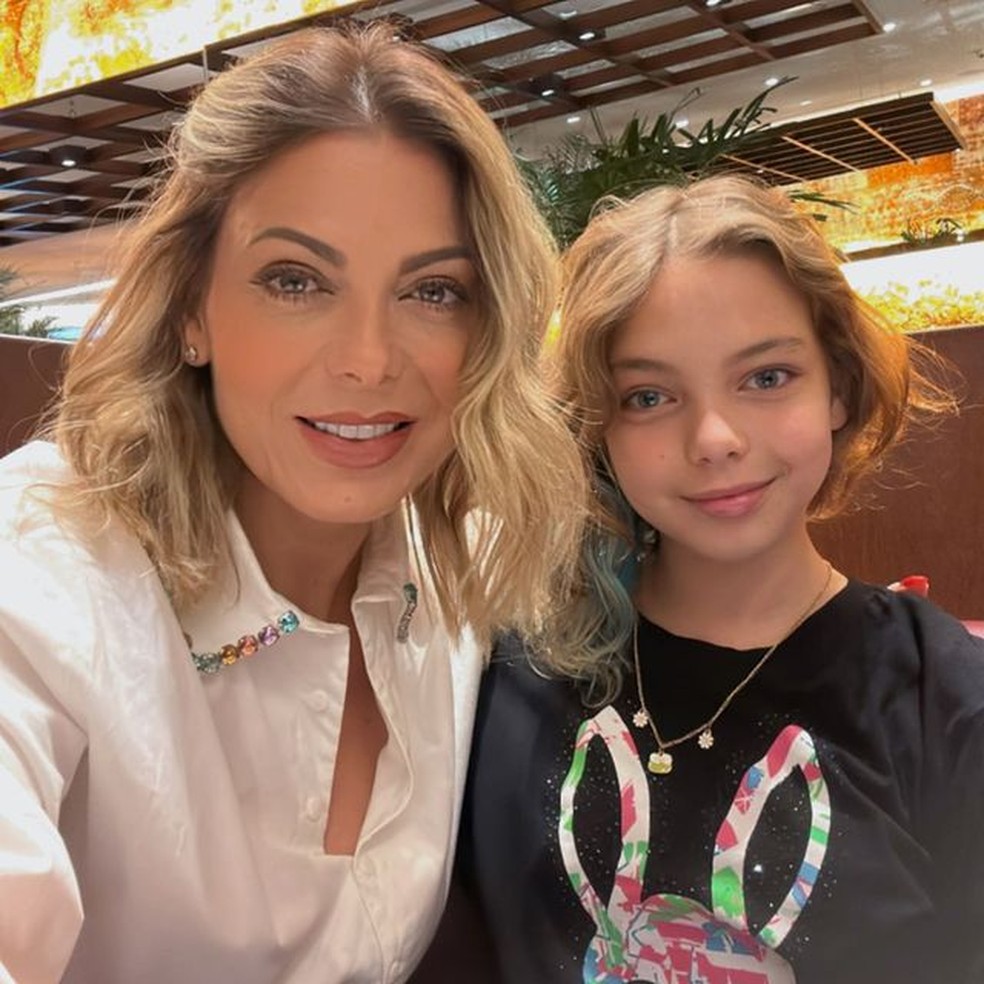 Na chegada dos 45 anos, Sheila Mello diz que se sente gata e está há seis meses solteira: 'Achando bom' — Foto: Reprodução/ Instagram