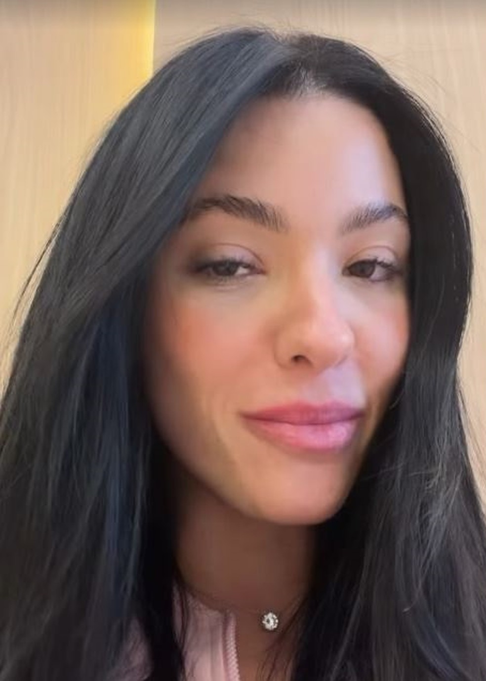 Rayane Figliuzzi aparece abatida no dia seguinte à discussão com Belo — Foto: reprodução/ instagram