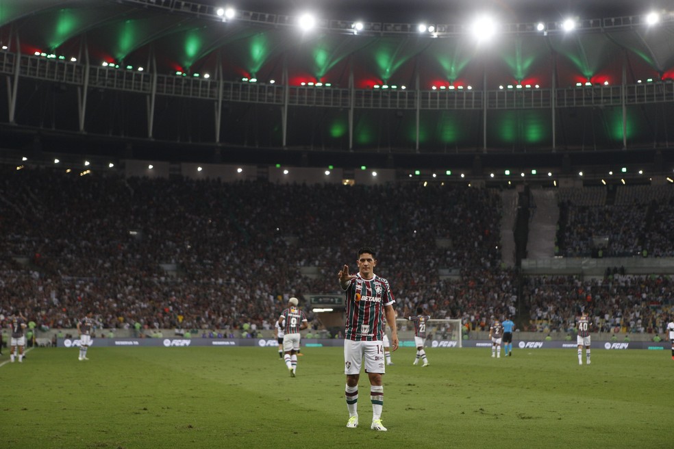 Cano faz o segundo gol da noite e define vitória do Fluminense sobre o Olimpia na Libertadores — Foto: Alexandre Cassiano / Agência O Globo