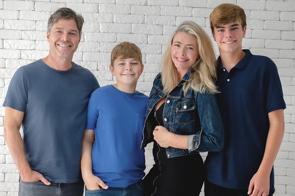 Erik Marmo com a mulher e os filhos — Foto: Instagram