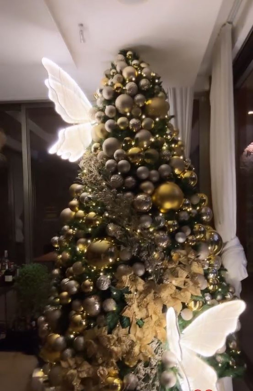 A árvore de Natal de Grazi Massafera — Foto: reprodução/ instagram
