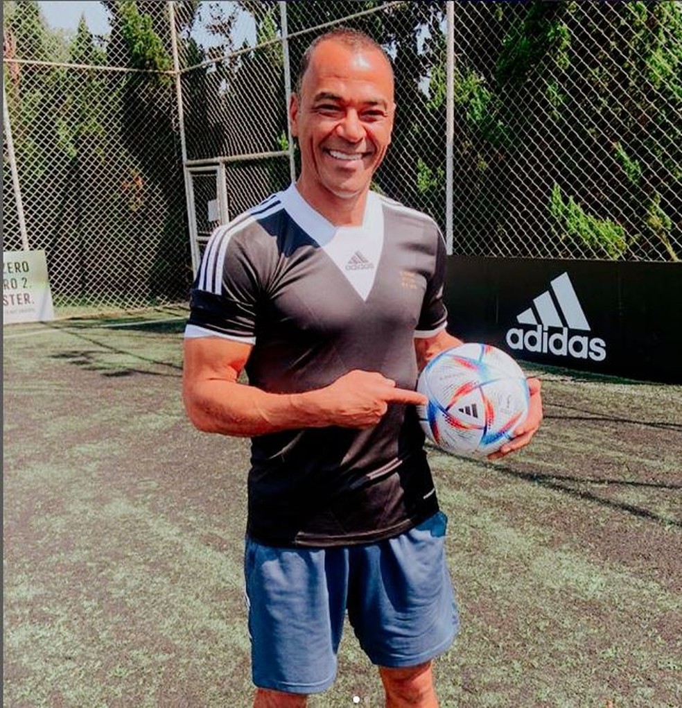 Cafu e sua mansão de R$ 27 milhões — Foto: extra/ reprodução