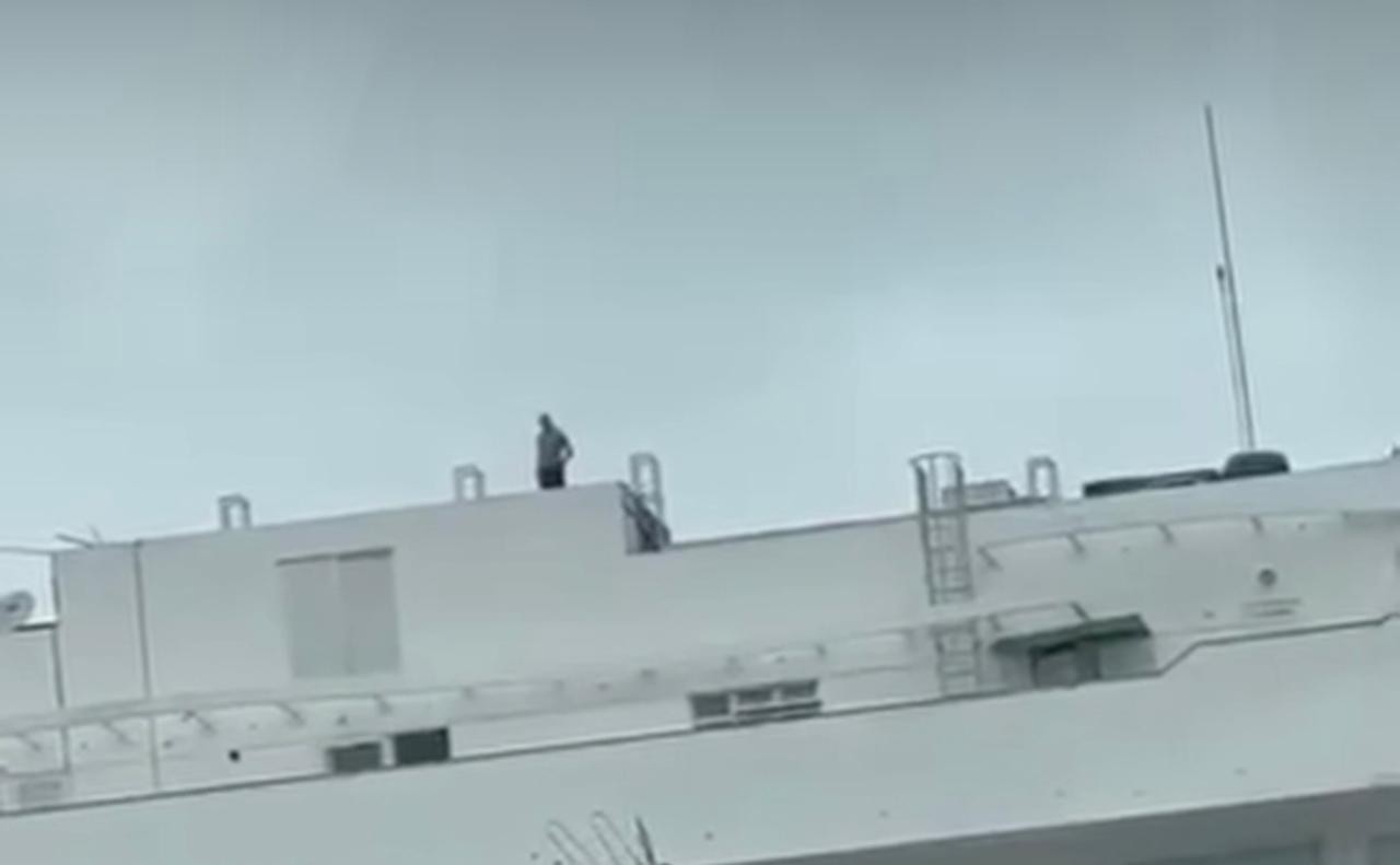 Polícia busca homem que fugiu da delegacia do Recreio dos Bandeirantes por janela de banheiro
