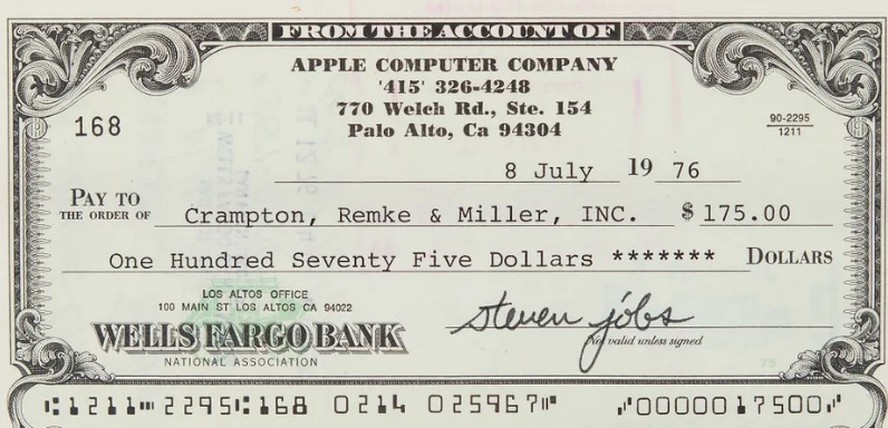 Cheque assinado por Steve Jobs vai a leilão nos EUA
