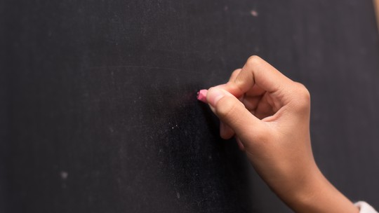 STF decide que piso nacional dos professores deve ser pago também a temporários 