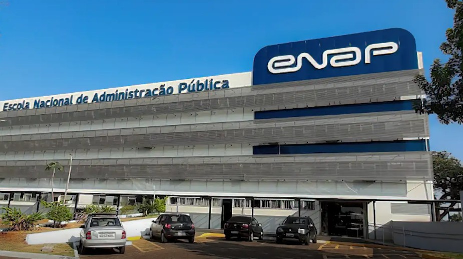Escola Nacional de Administração Pública abre inscrições para curso de liderança feminina com imersão na França