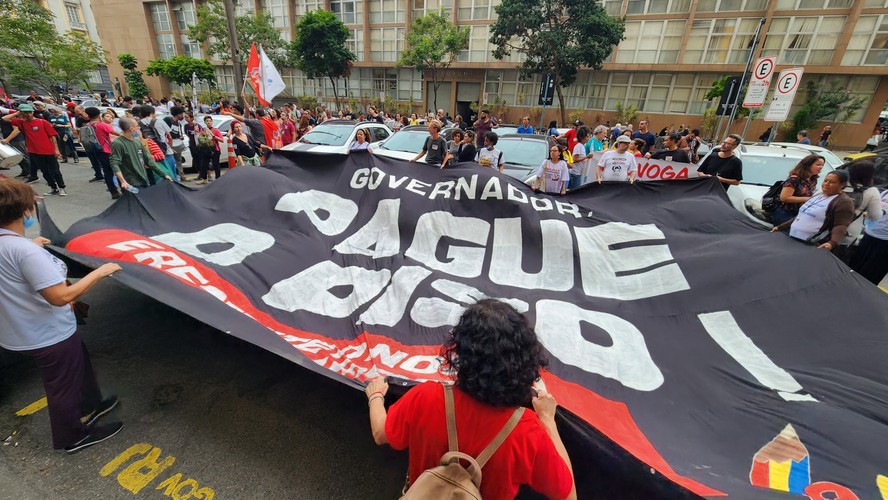 Professores da rede estadual fazem ato na Alerj por aplicação do piso nacional do magistério