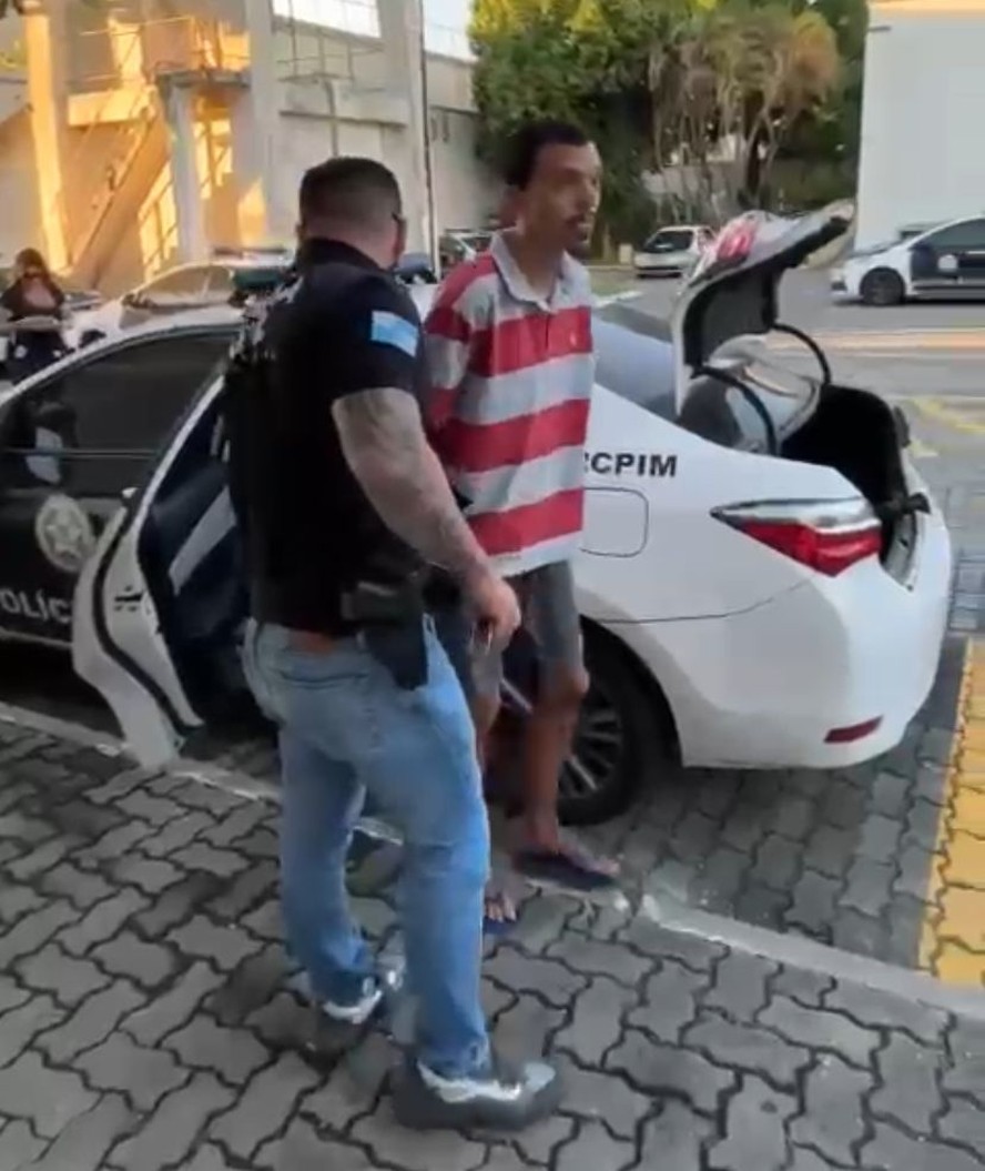 Maior desbloqueador de celulares roubados do Estado do Rio é preso; suspeito dava curso online de como acessar os aparelhos