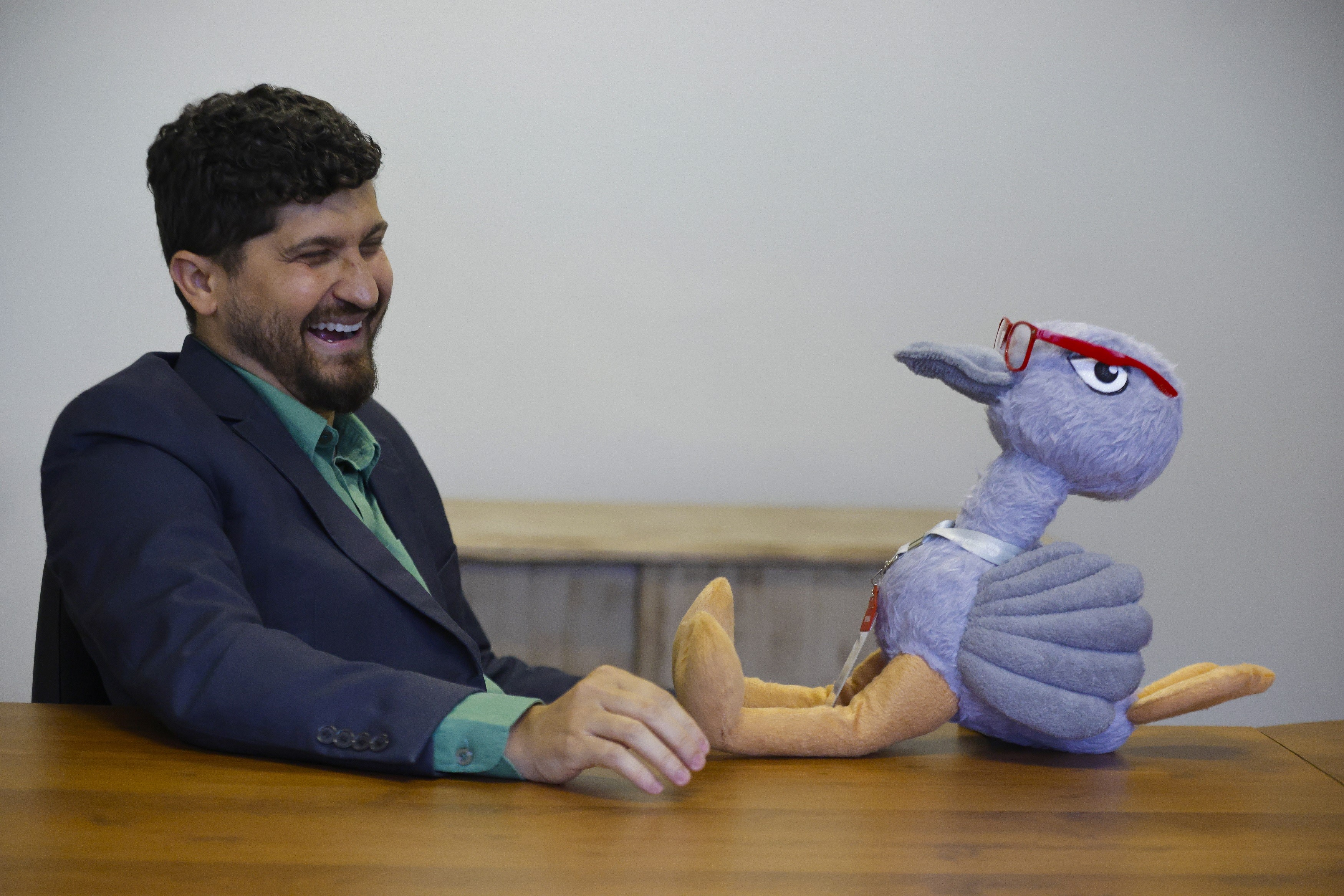 William Siri, do PSOL, propõe servir almoço em estações do Rio e defende camelôs no trem e metrô: 'Organizado, tudo dá'