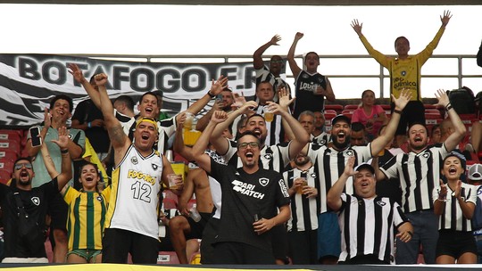 Botafogo tomará providências junto à Conmebol após torcedores serem retirados por policiais de jogo da Libertadores