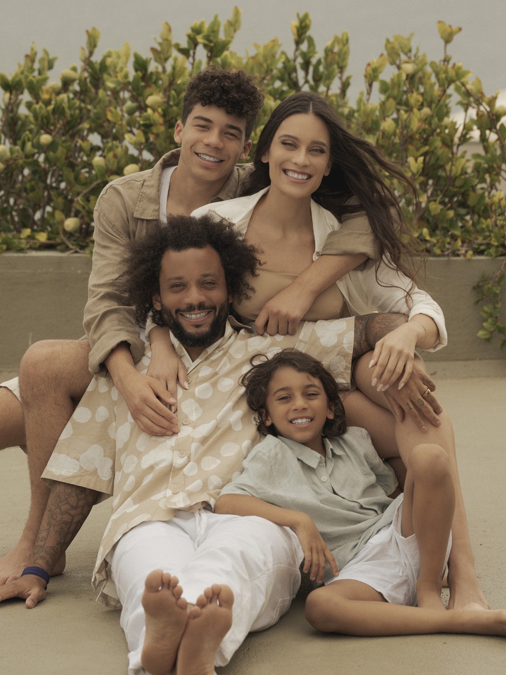 Marcelo e Clarice Alves com os filhos &mdash; Foto: Vin&iacute;cius Mochizuki
